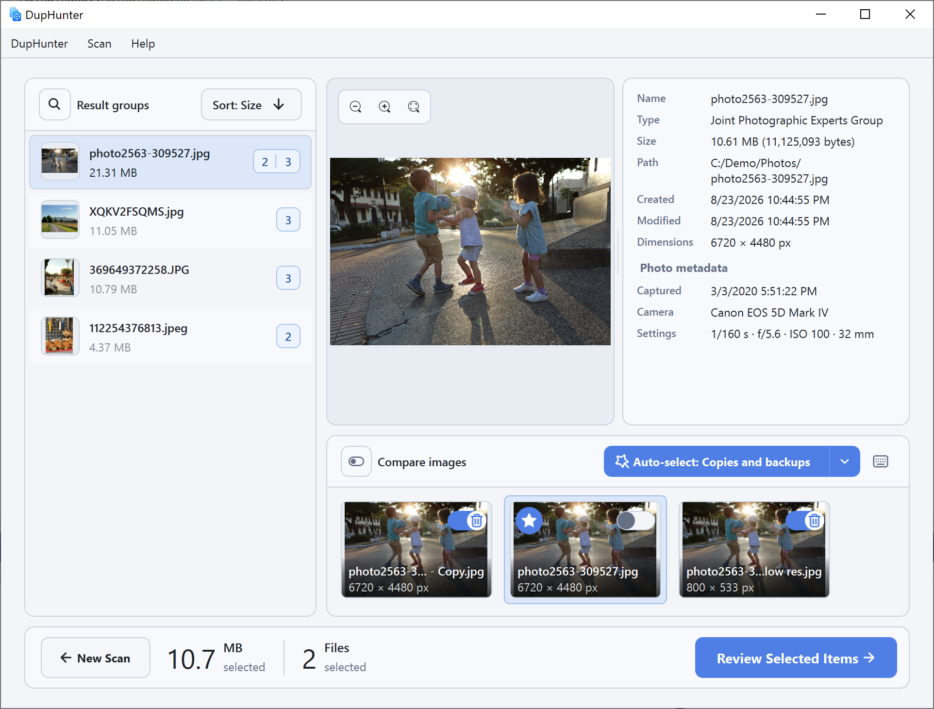 Compare visually similar and edited images in DupHunter